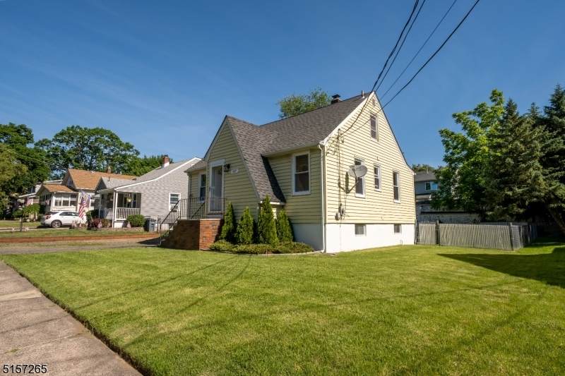 107 Frederick Ave - Photo 1