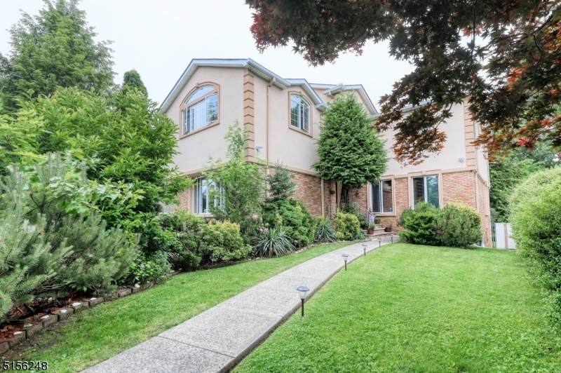 9 Azalea Dr - Photo 1