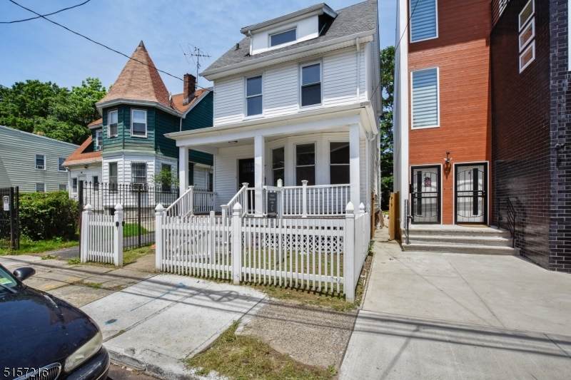 15 Marion Ave - Photo 1