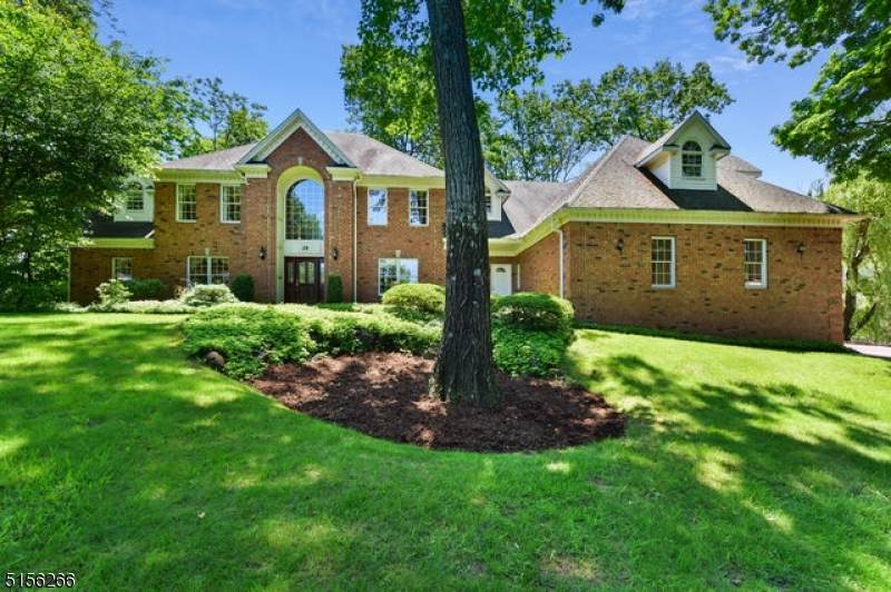 28 Fairway Dr - Photo 1