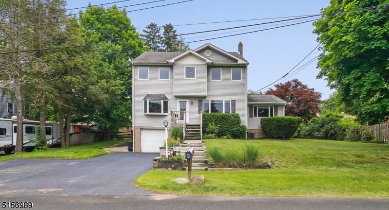8 Tyler Pl - Photo 1