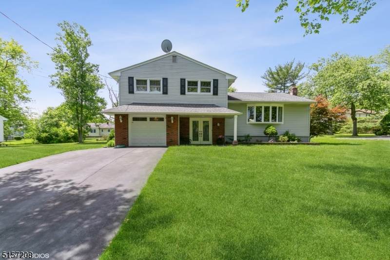 9 Haddonfield Dr - Photo 1
