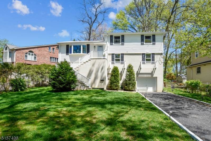 512 Riverside Dr - Photo 1