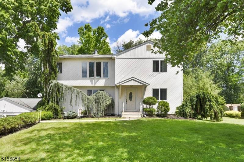 59 Grove Ave - Photo 1