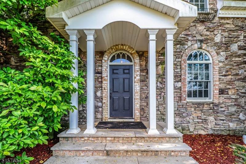 132 W Millstream Rd - Photo 1