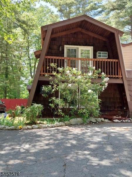 233 Lake Shore North - Photo 1