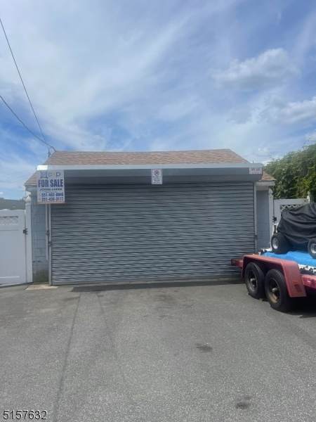 399 Jasper St - Photo 1