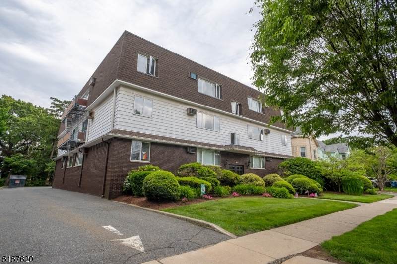 137 Orient Way - Photo 1