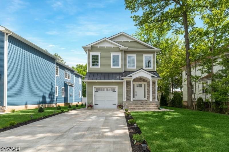 19 Clinton Ave - Photo 1