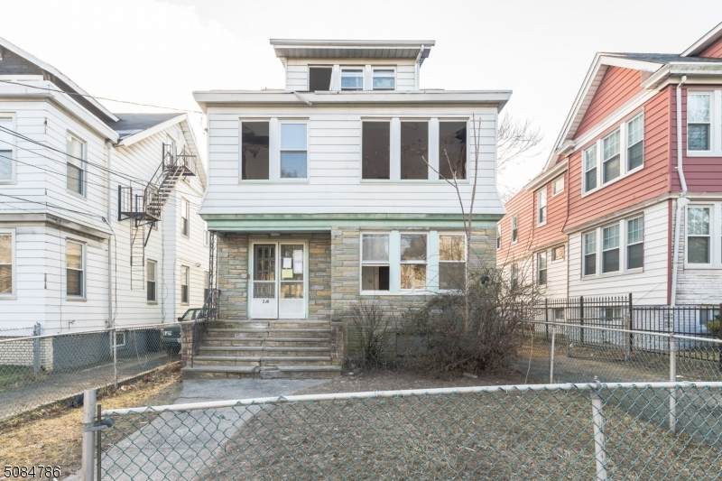 200 Hansbury Ave - Photo 1