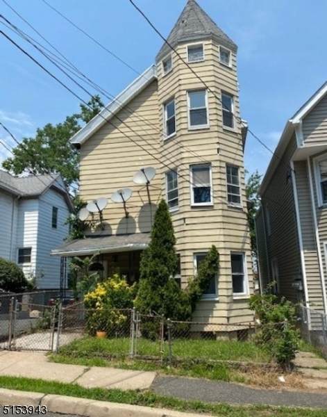 427 Parkinson Ter - Photo 1