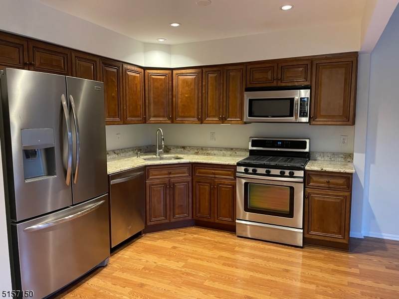 1013 Cellar Ave - Photo 1