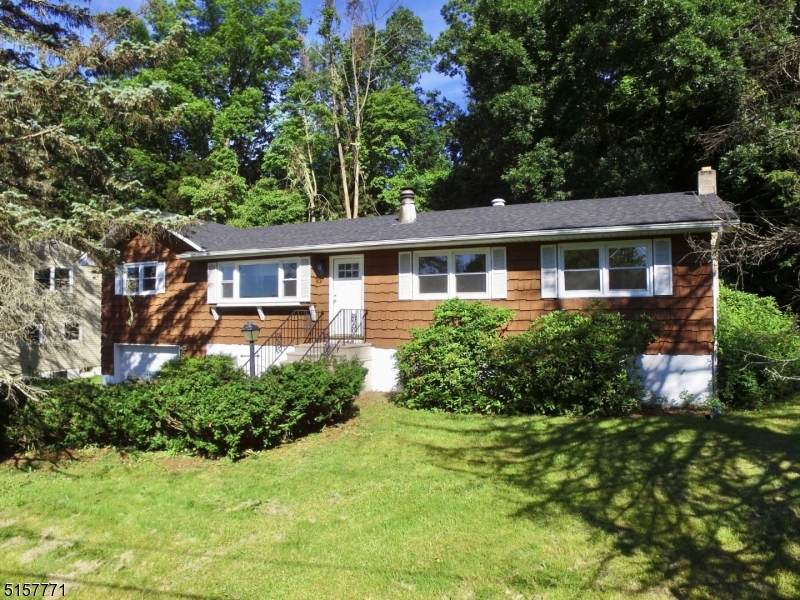11 Monroe St - Photo 1