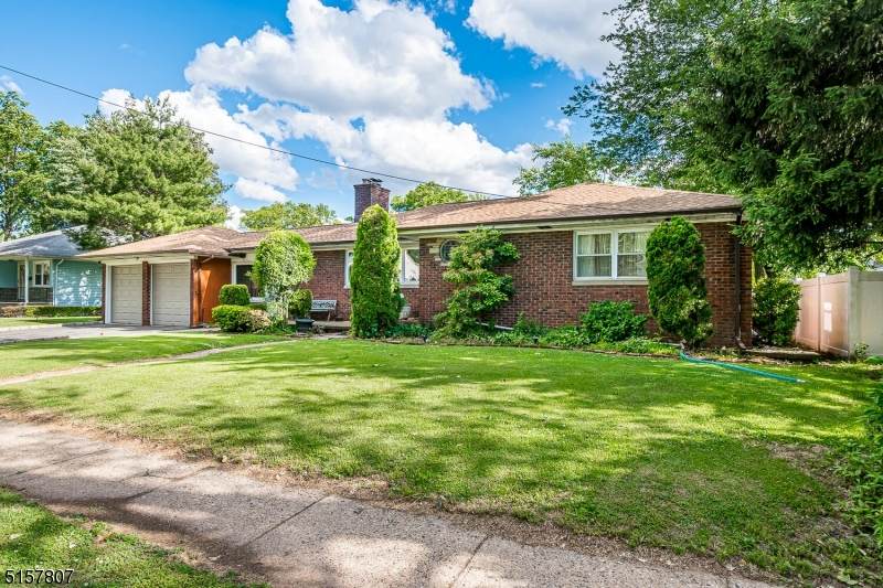 342 W Inman Ave - Photo 1