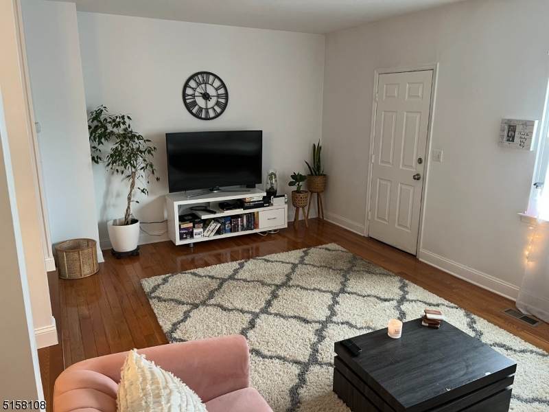 185 Cynthia Dr - Photo 1