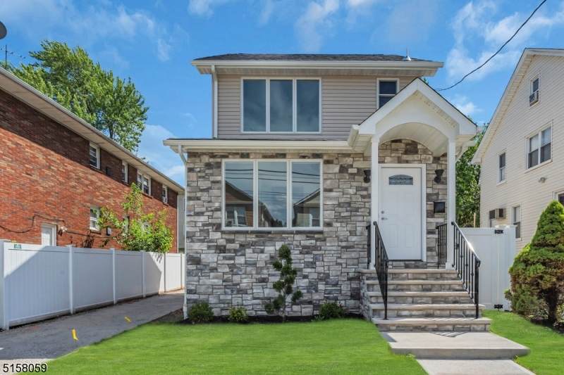 206 Coolidge St - Photo 1