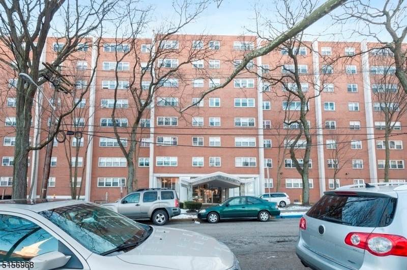 39 E 39Th St - Photo 1