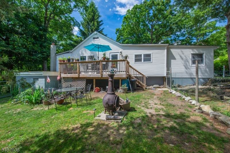583 E Shore Rd - Photo 1