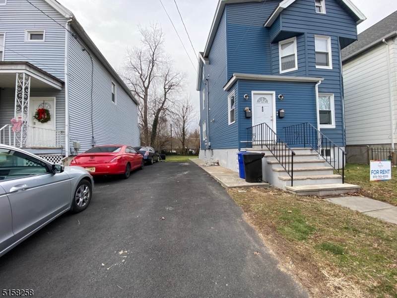 40 Lawrence St - Photo 1