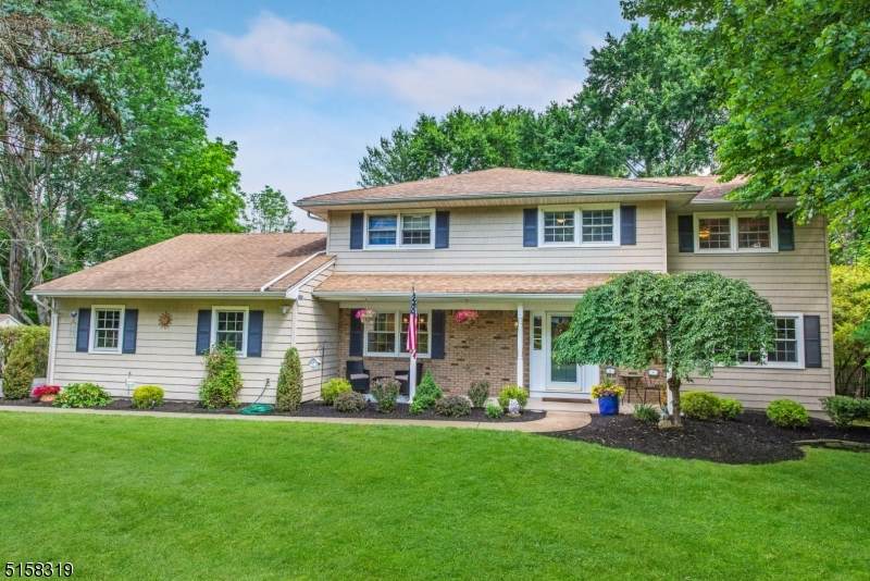 17 Knollwood Dr - Photo 1