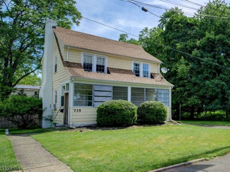 731 Marshall Pl - Photo 1