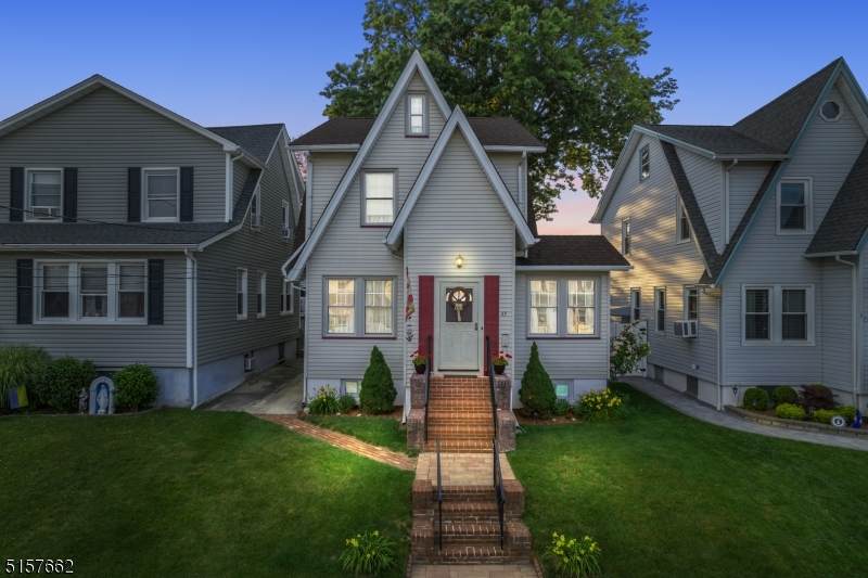 49 Chestnut St - Photo 1