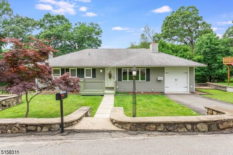 610 Dorothy Ln - Photo 1