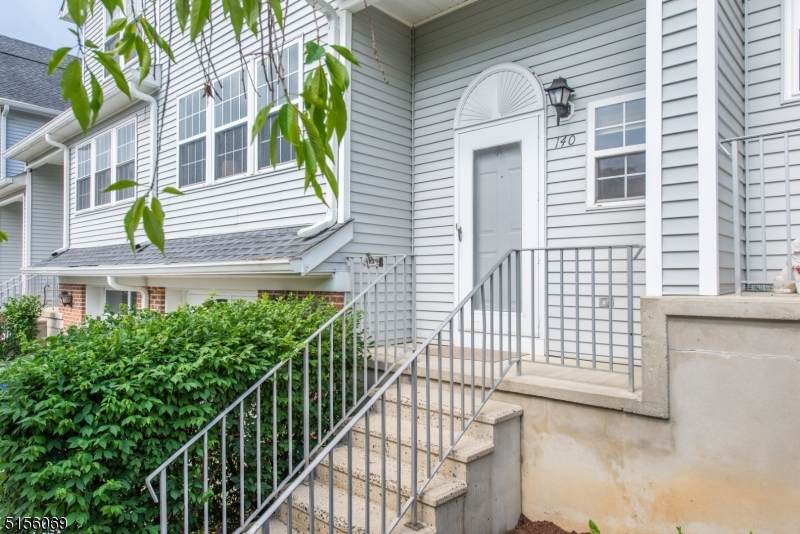 140 Wingate Dr - Photo 1