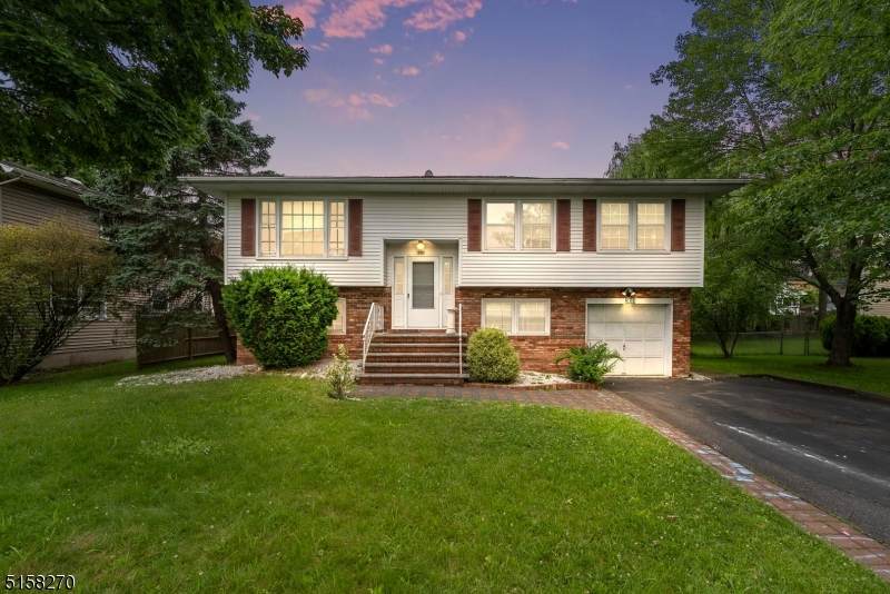 300 Mohawk Ave - Photo 1