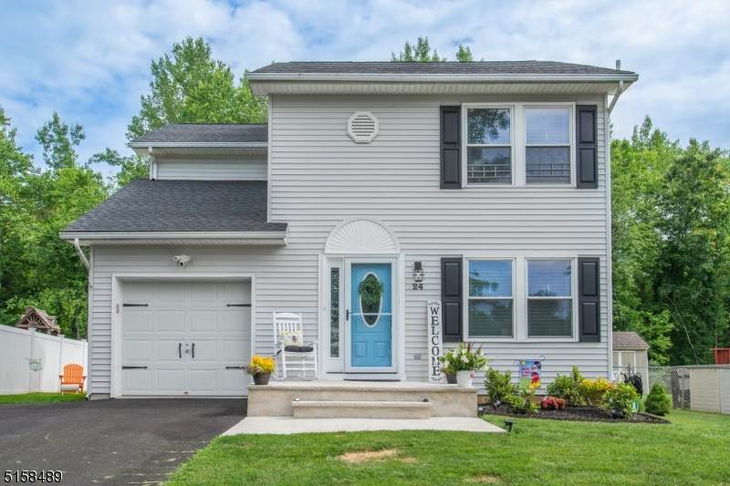 24 Holly Dr - Photo 1