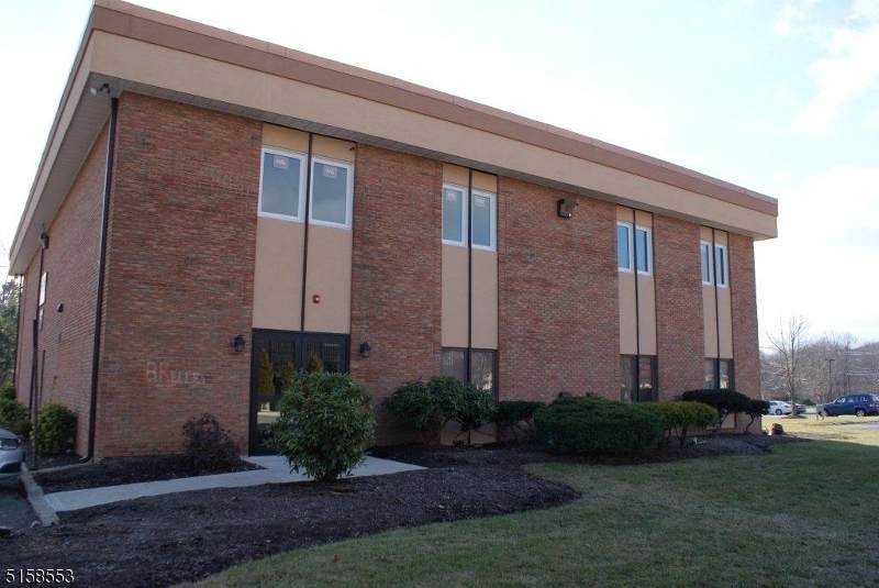 11 Deerfield Pl - Photo 1