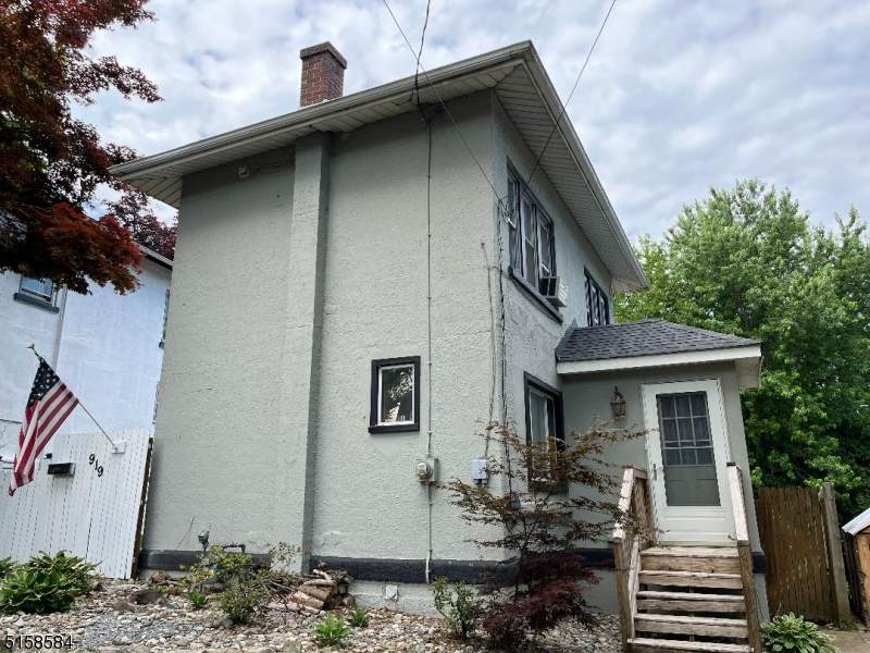 919 Hillside Rd - Photo 1
