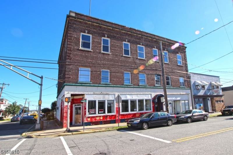 154 Hudson St - Photo 1