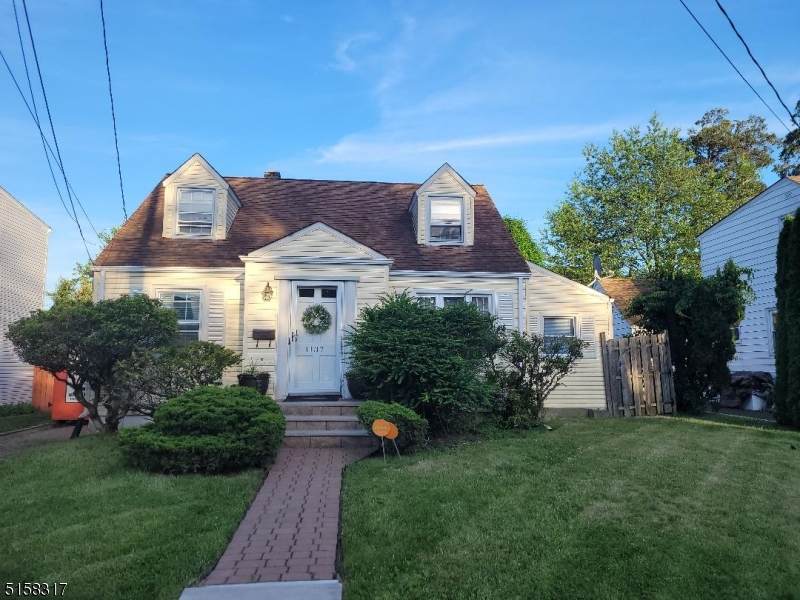 1137 Woolley Ave - Photo 1