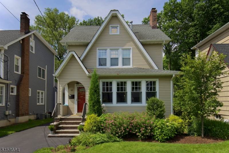 17 Greaves Pl - Photo 1