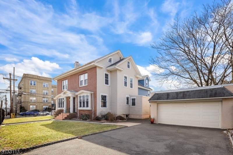 390 Clifton - Photo 1
