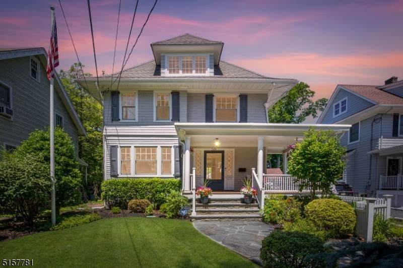 205 Benson Pl - Photo 1