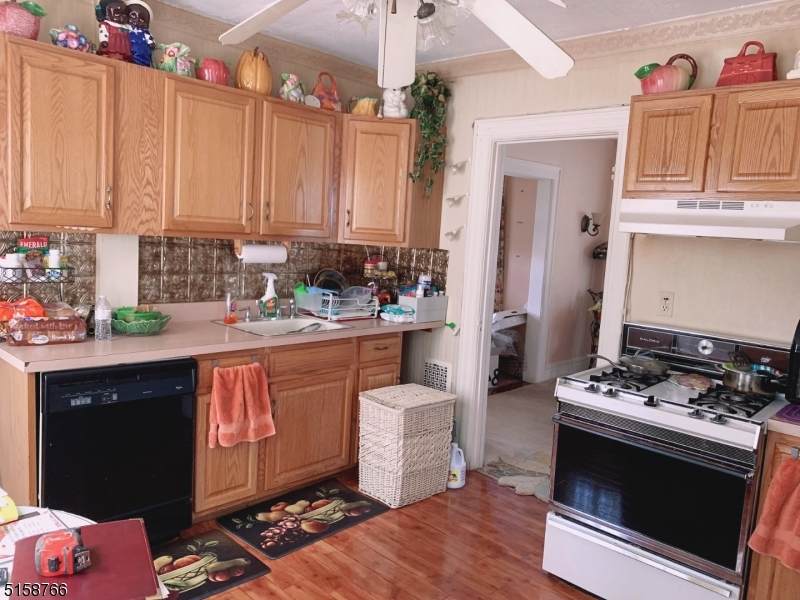 234 Stanley Pl - Photo 1