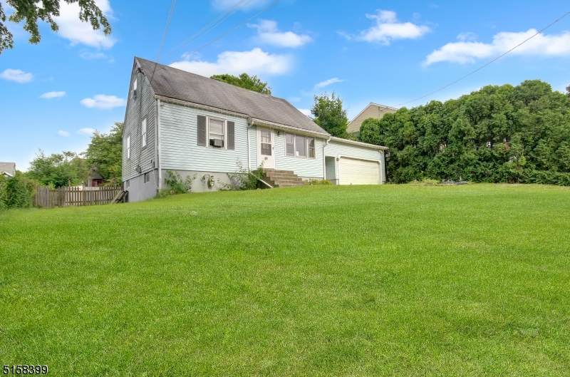 131 Best Ave - Photo 1