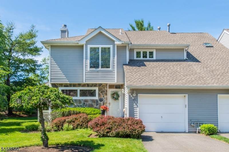 28 Black Briar Ln - Photo 1