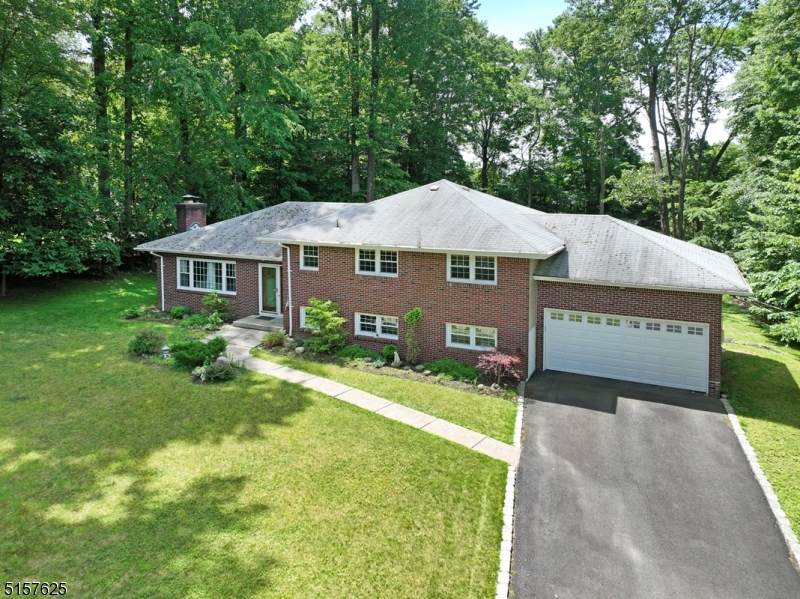 18 Coach Ln - Photo 1