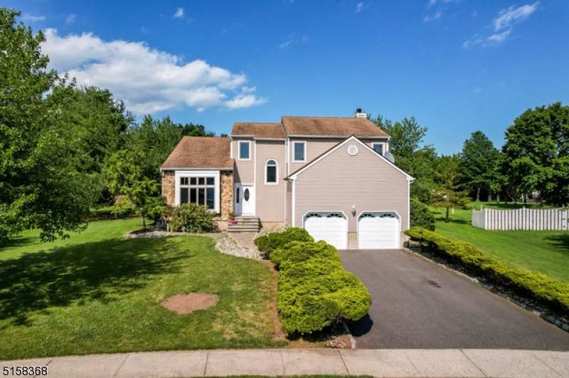 805 Ten Eyck Ct - Photo 1