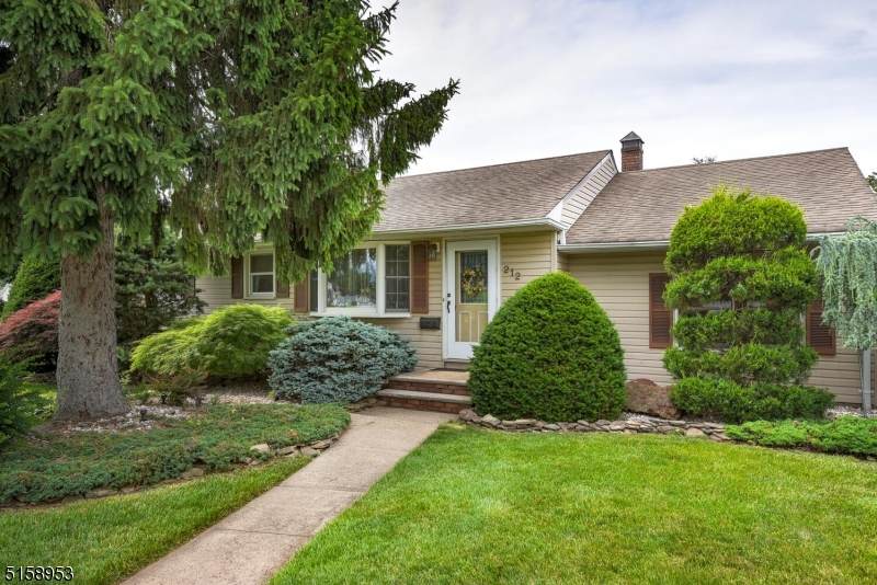 212 White Ave - Photo 1
