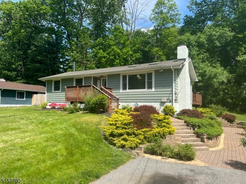 9 Applewood Rd - Photo 1