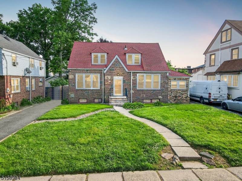 34 Decker Ave - Photo 1