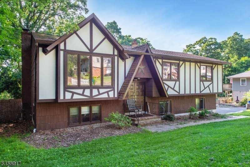 606 Dorothy Ln - Photo 1