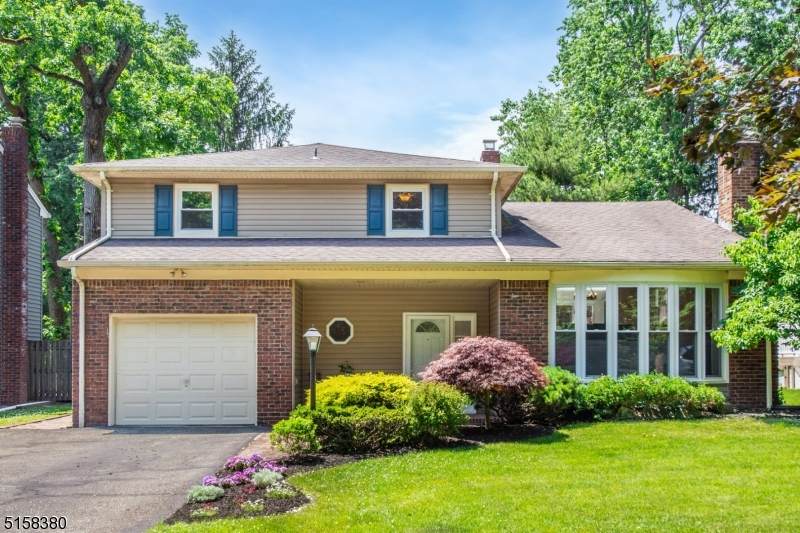 20 Elmwood Rd - Photo 1