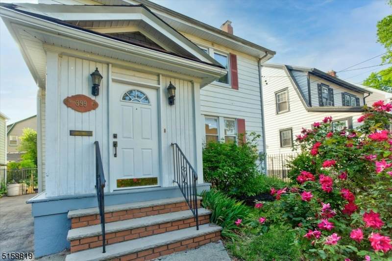 399 Clinton Pl - Photo 1
