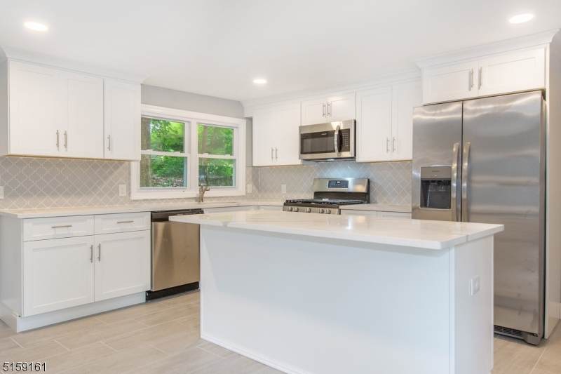 35 Bissell St - Photo 1