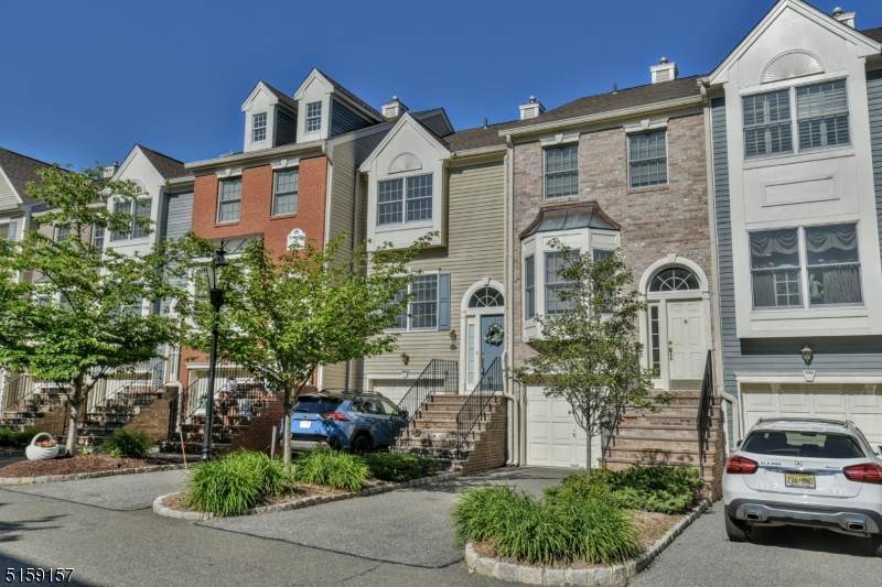 643 Richmond Ct - Photo 1